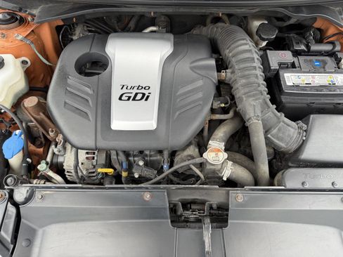 Used 2016 Hyundai Veloster Turbo image 21