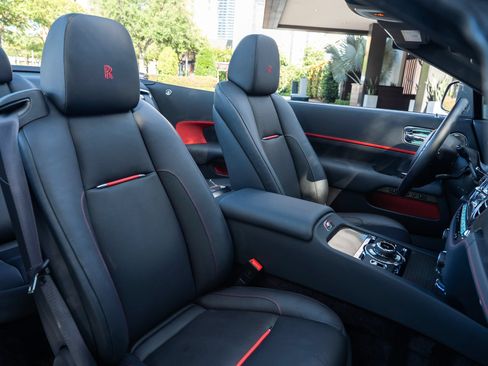 Certified 2021 Rolls-Royce Dawn RWD image 26
