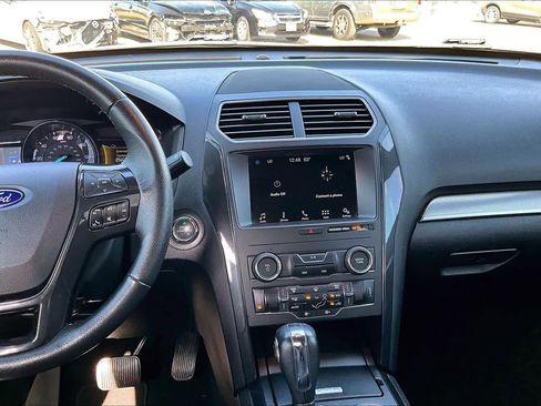 Used 2019 Ford Explorer XLT w/ Equipment Group 201A image 6
