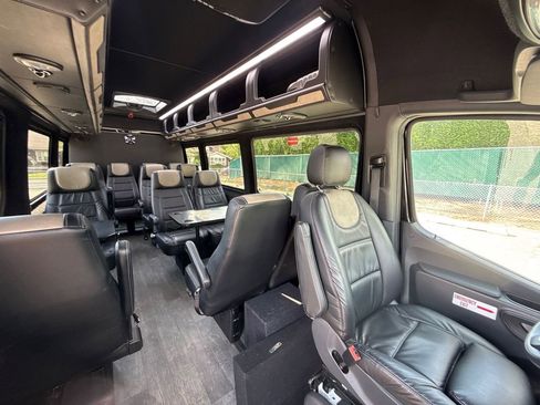 Used 2021 Mercedes-Benz Sprinter 3500 image 20