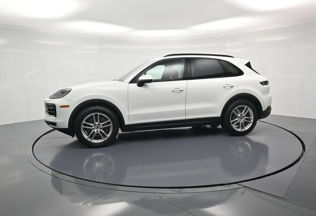 Certified 2026 Porsche Cayenne AWD/4WD image 2