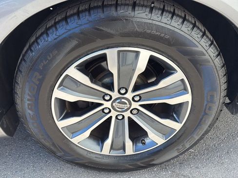 Used 2017 Nissan Armada SL image 9