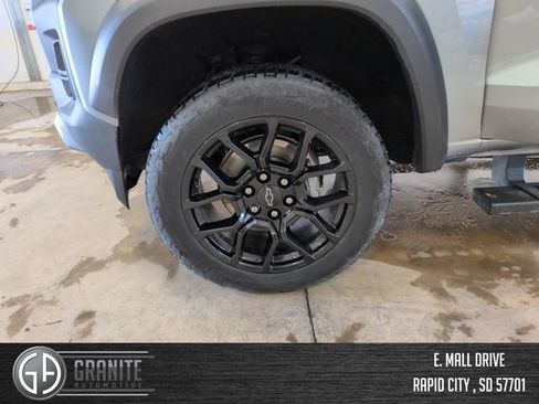 Used 2024 Chevrolet Colorado Trail Boss w/ LPO, Dark Essentials Package AWD/4WD image 26