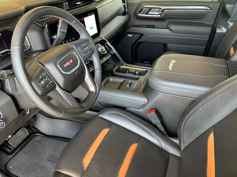 Used 2025 GMC Sierra 2500 AT4 w/ AT4 Premium Plus Package AWD/4WD image 11