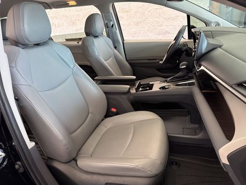 Used 2022 Toyota Sienna XLE w/ XLE Plus Package FWD image 54