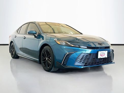 Used 2026 Toyota Camry SE w/ Multimedia Upgrade Package FWD image 3