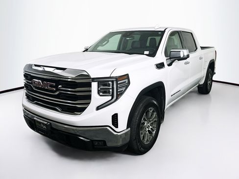 Used 2025 GMC Sierra 1500 SLT RWD image 3