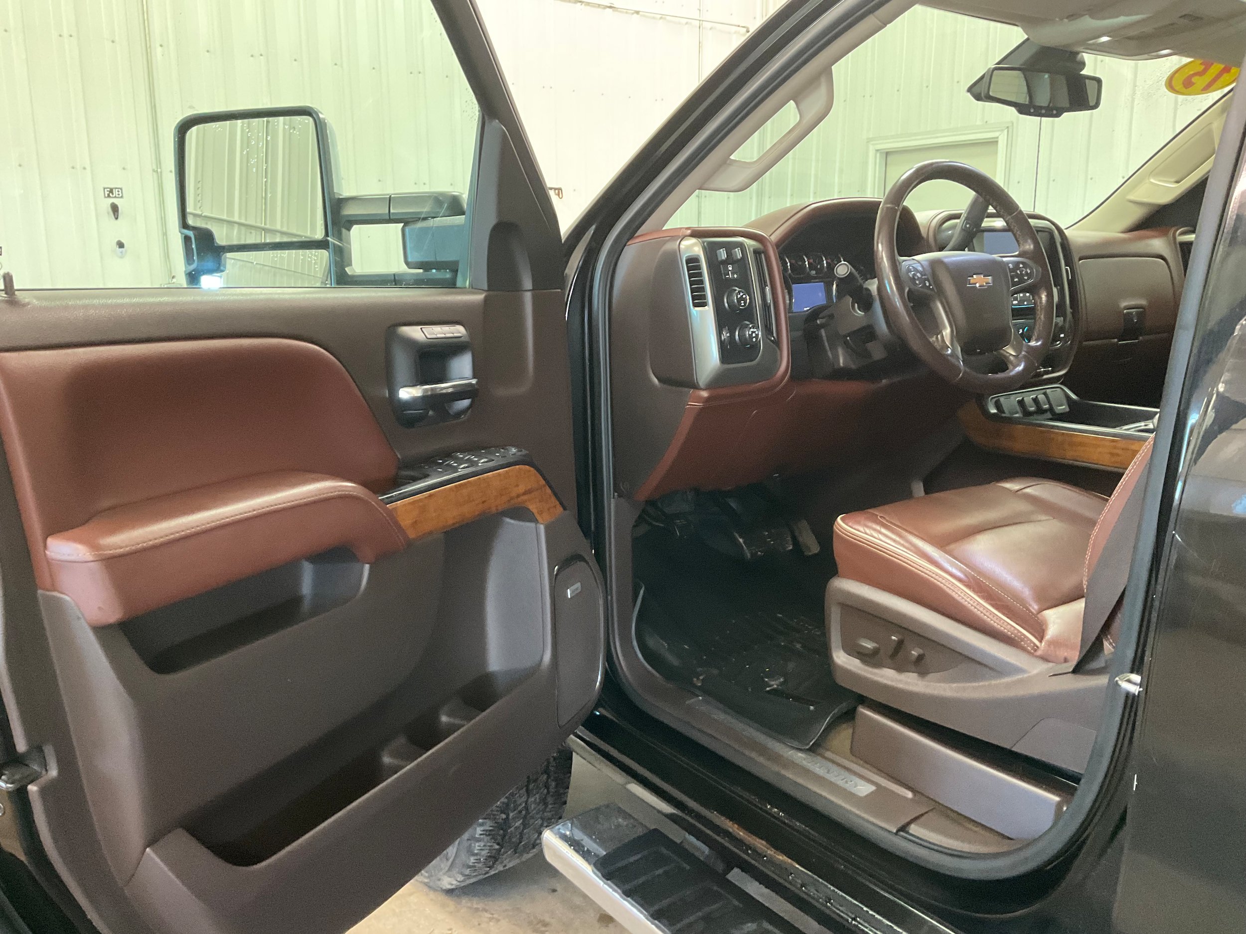 Used 2015 Chevrolet Silverado 2500 High Country w/ Duramax Plus Package AWD/4WD image 8