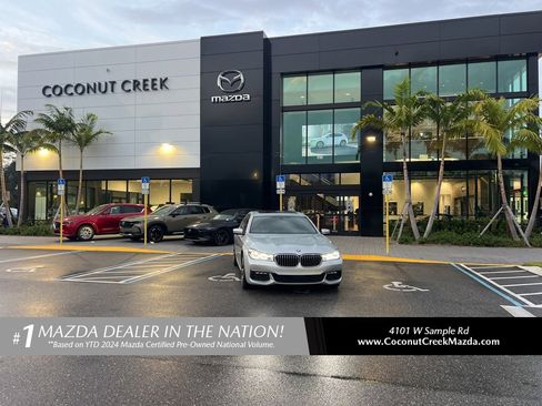 Used 2018 BMW 750i image 1