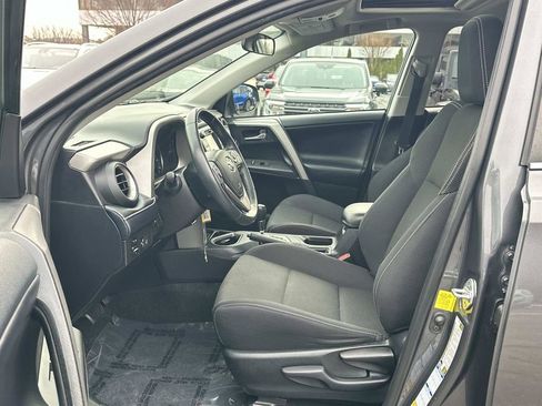 Used 2018 Toyota RAV4 XLE image 24