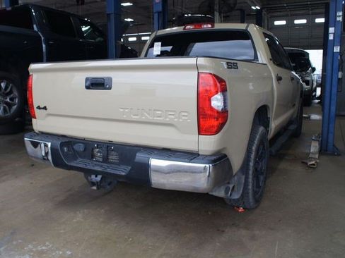 Used 2018 Toyota Tundra SR5 w/ SR5 Upgrade Package AWD/4WD image 6