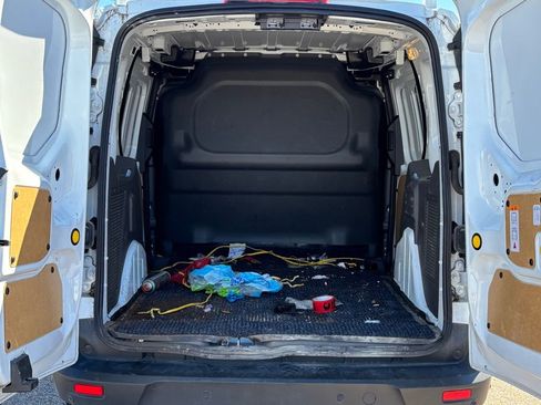 Used 2023 Ford Transit Connect XLT image 6