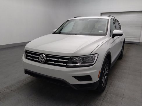 Used 2021 Volkswagen Tiguan SE w/ Panoramic Sunroof Package FWD image 15