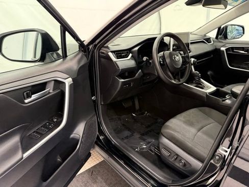 Used 2024 Toyota RAV4 XLE FWD image 29