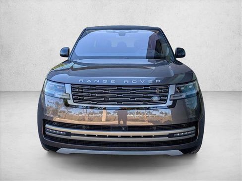 Used 2022 Land Rover Range Rover SE image 2