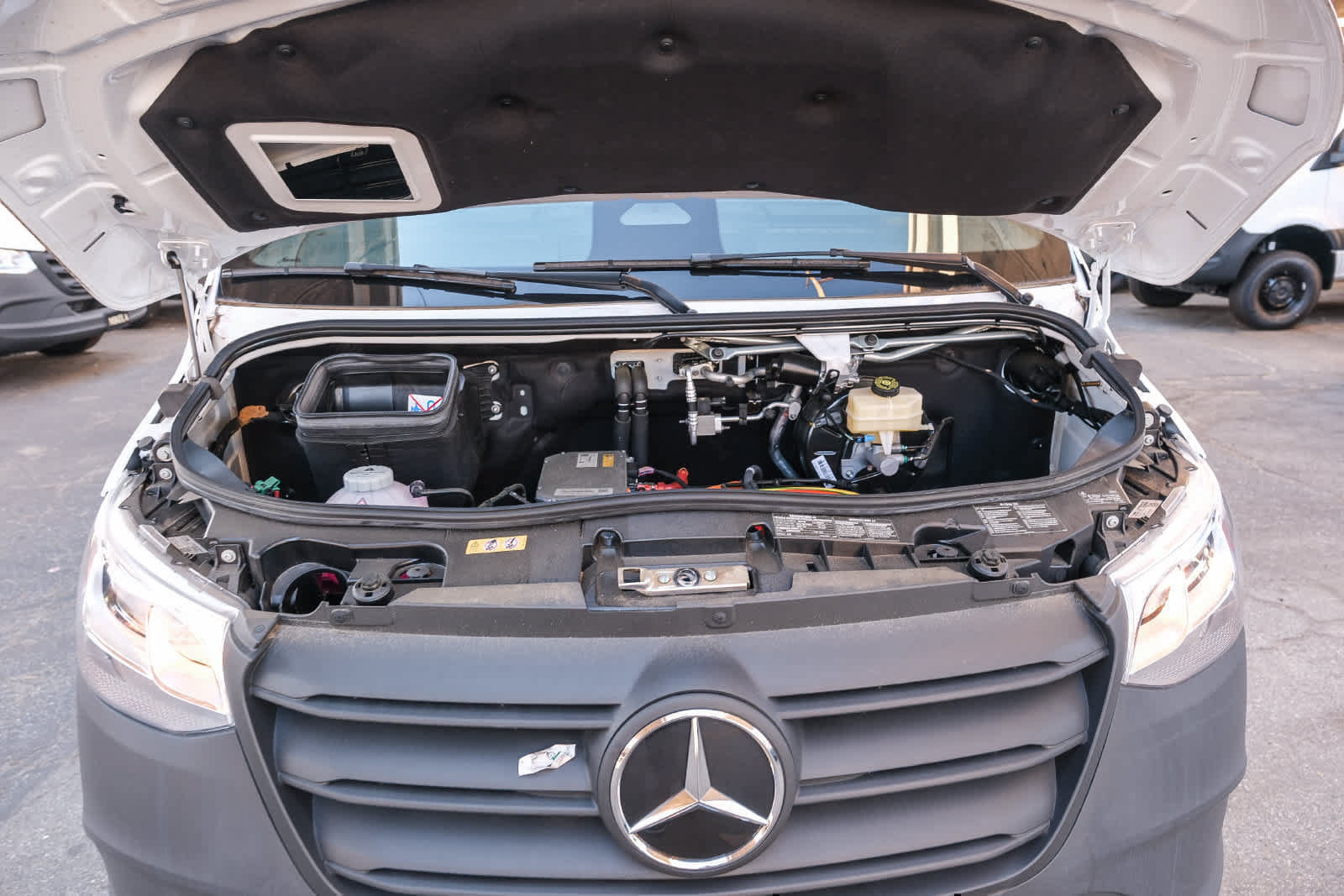 New 2025 Mercedes-Benz eSprinter 170 Cargo image 31
