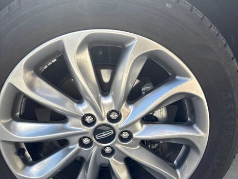 Used 2022 Lincoln Corsair AWD w/ Premium Package image 8