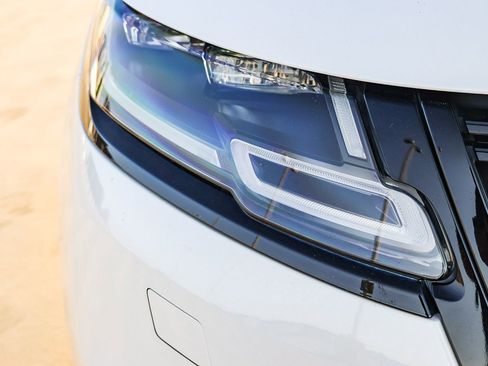 Used 2023 Land Rover Range Rover Velar R-Dynamic S image 16