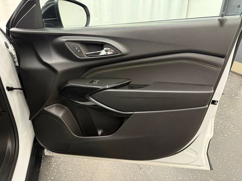 Used 2024 Chevrolet Trax ACTIV w/ Sunroof Package FWD image 7
