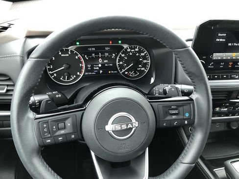 Used 2023 Nissan Rogue SL w/ SL Premium Package image 24