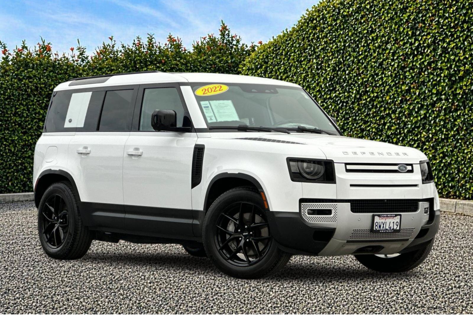 Used 2022 Land Rover Defender 110 SE AWD/4WD image 1