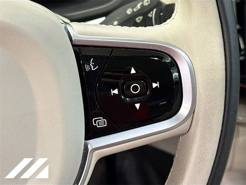 Used 2022 Volvo XC60 B6 Inscription w/ Advanced Package image 13