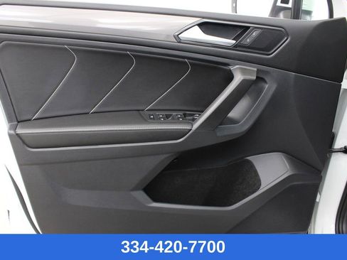 Certified 2023 Volkswagen Tiguan SE w/ Panoramic Sunroof Package image 16