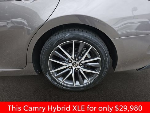 Used 2023 Toyota Camry XLE FWD image 46