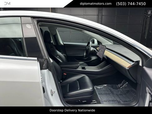 Used 2019 Tesla Model 3 Long Range image 20