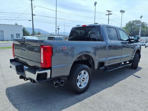 Used 2025 Ford F250 XLT AWD/4WD image 4