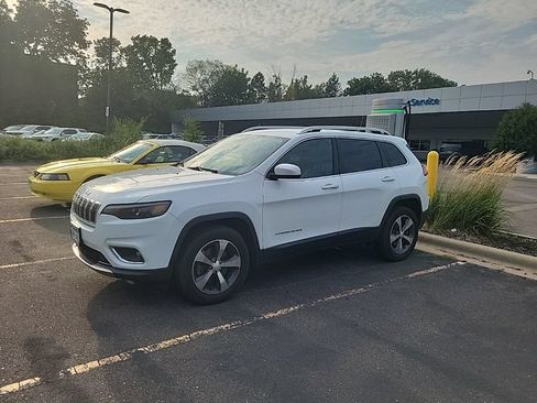 Used 2019 Jeep Cherokee Limited AWD/4WD image 15
