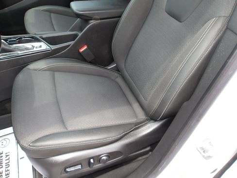 Used 2024 Buick Encore GX Preferred w/ Comfort Package AWD/4WD image 14