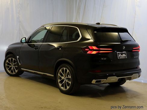 New 2026 BMW X5 xDrive50e w/ Climate Comfort Package image 9