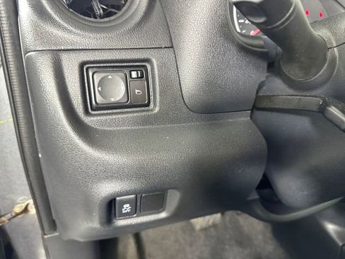 Used 2017 Nissan Versa S Plus image 19