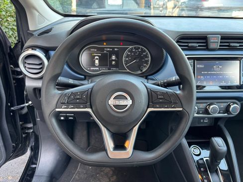 Used 2025 Nissan Versa SV FWD image 21