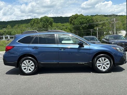 Used 2019 Subaru Outback 2.5i Premium AWD/4WD image 5