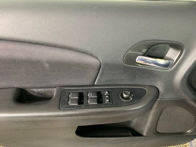 Used 2013 Chrysler 200 LX FWD image 27
