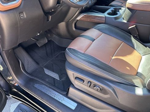 Used 2021 Chevrolet Silverado 3500 High Country image 28