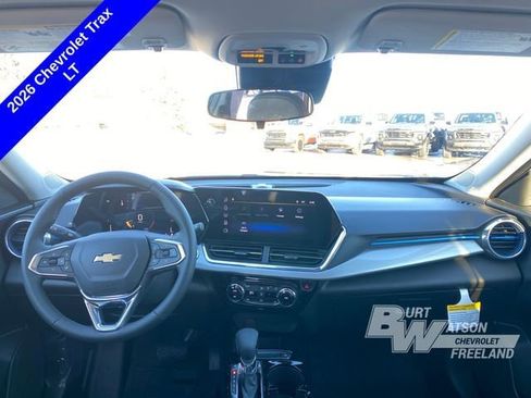 New 2026 Chevrolet Trax LT w/ Driver Confidence Package image 18