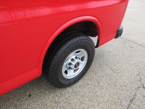 Used 2019 GMC Savana 3500 w/ Driver Convenience Package image 25