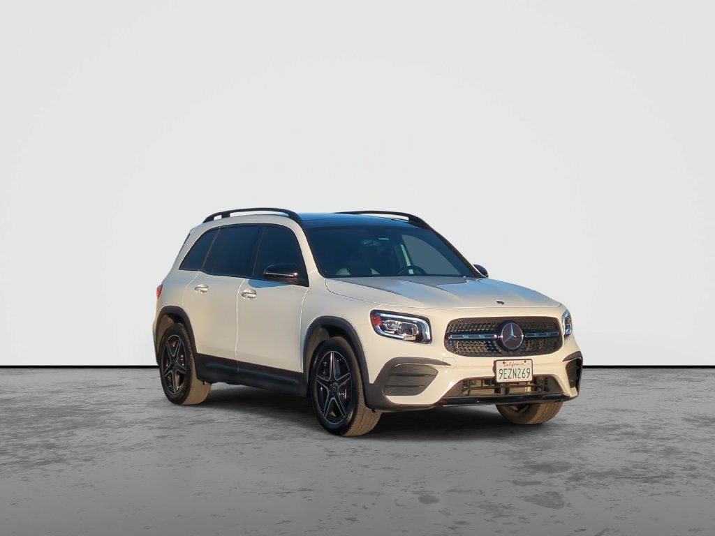 Used 2023 Mercedes-Benz GLB 250 4MATIC image 2