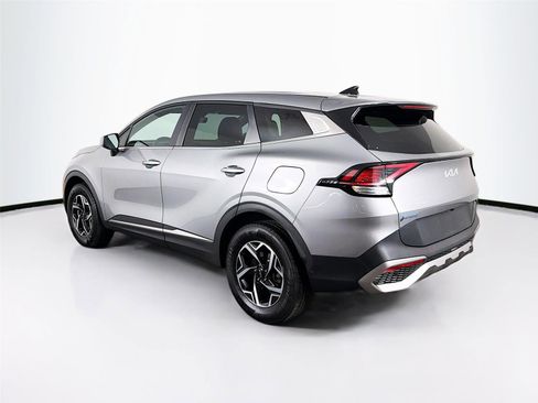 Used 2023 Kia Sportage LX image 5