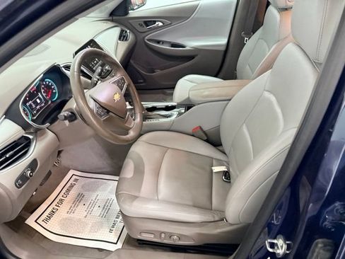 Used 2017 Chevrolet Malibu LT w/ Leather Package FWD image 17