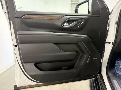 Used 2024 Chevrolet Tahoe High Country image 11