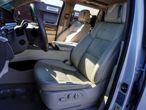 Used 2021 Cadillac Escalade Sport Platinum image 6