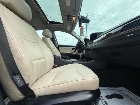 Used 2011 BMW 335i xDrive Sedan image 22