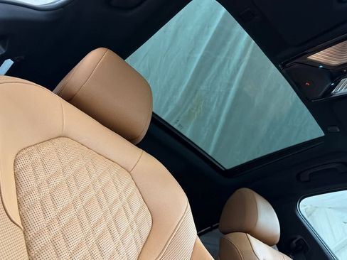 Used 2023 BMW 530e w/ Executive Package image 16