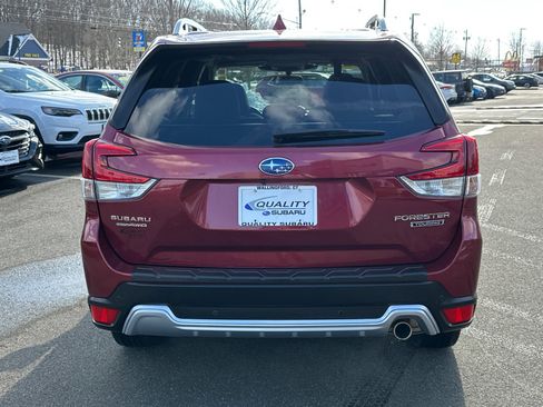 Used 2022 Subaru Forester Touring image 3