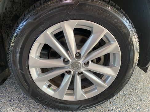 Used 2017 Nissan Rogue Sport SV w/ SV All-Weather Package FWD image 33