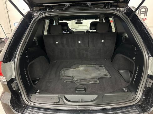 Used 2018 Jeep Grand Cherokee Laredo image 17